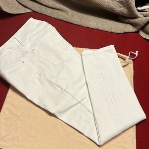 Curve Appeal minimalist jeggings.